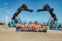 Puerto Angamos incorpora nuevos equipos portacontenedores con inédita tecnología para reducir emisiones de CO2