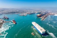 Ian Taylor marca un hito en 2025 agenciando en San Antonio la primera nave en superar las 5.000 unidades de vehículos transportados en un solo viaje