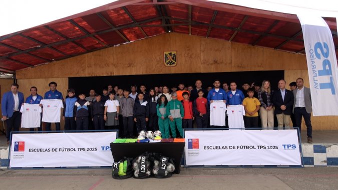 Doce establecimientos educacionales de Valparaíso participarán este año en las 17ª Escuelas de Fútbol TPS.
