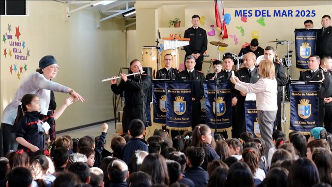 Banda Insignia de la Tercera Zona Naval deleitó a niños del Colegio Miguel de Cervantes.